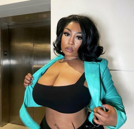 mma onlyfans erwachsene exklusive bilder