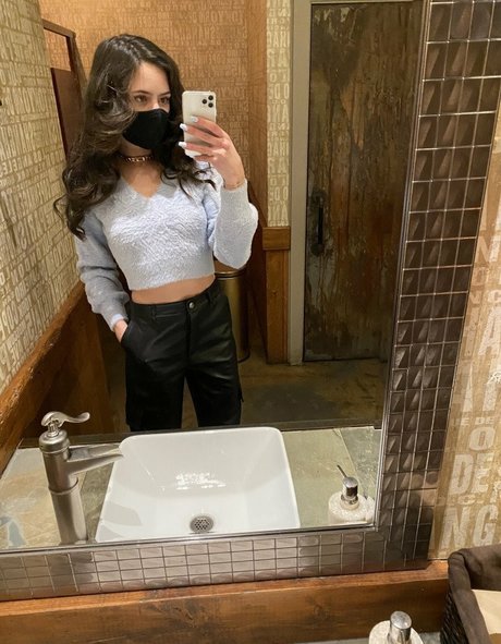 bekleidete onlyfans sexy hübsche foto