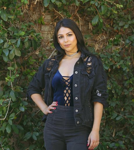 cerissa nacktheit erwachsene bild