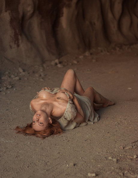 Kayla Coyote model akt bilder