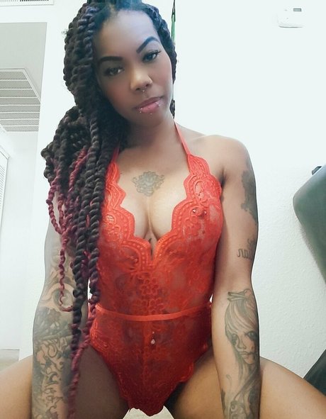 GabbyRyan erwachsene sexy bild