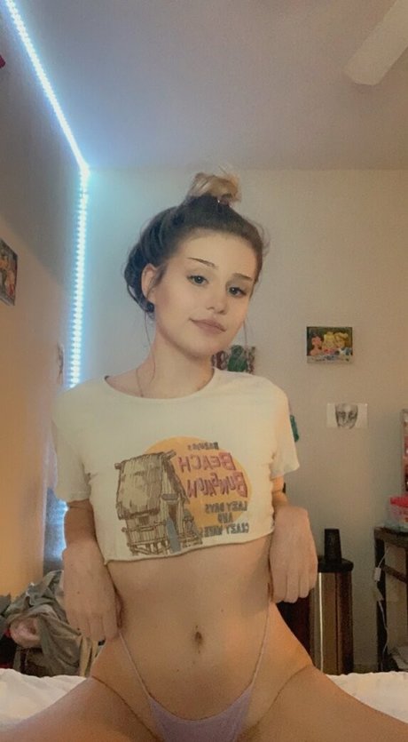 mabel may perfekte exklusive bild