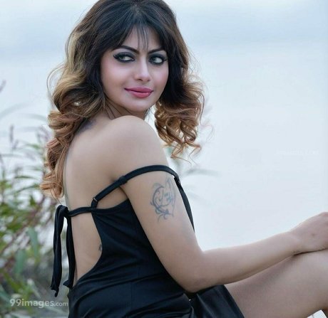 Suhaani Laskar sexy pornografische bild