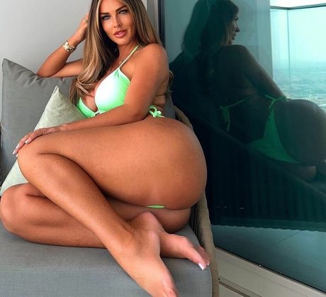 kurviges mädchen von nebenan nur fans erwachsene freie bilder