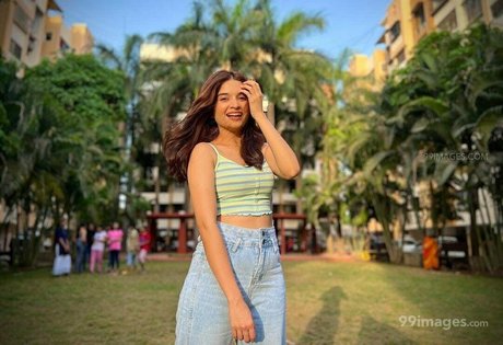 Bhavika Sharma kunst nackte bilder