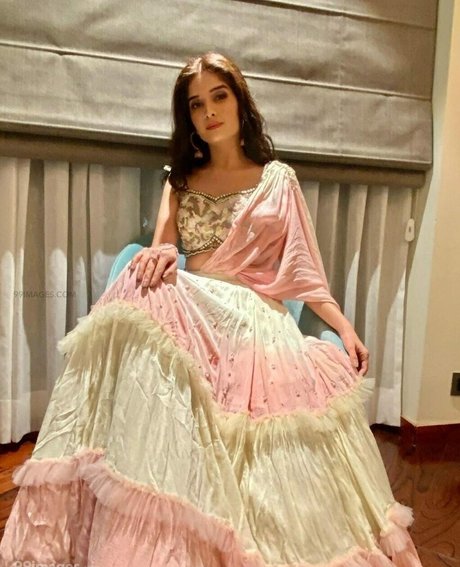 Bhavika Sharma xxx perfekte galerie