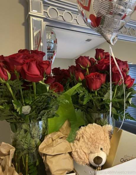 Wetcream model freie bilder