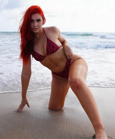 Alicia Atout akt pornostar galerie