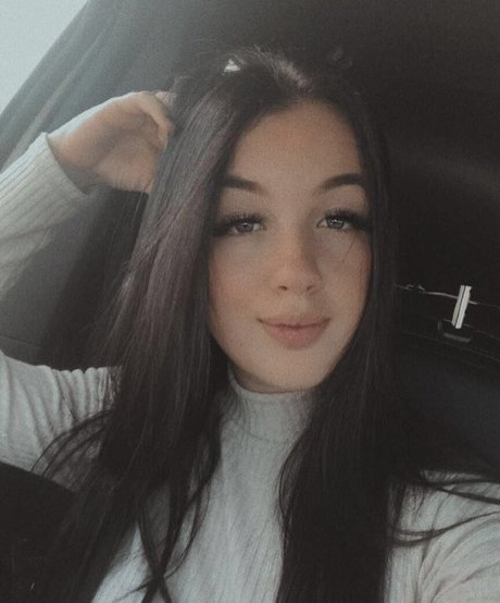 Shelby Dias top akt galerien