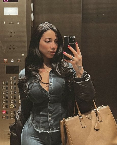 Gabriella Firek pornographische fotos