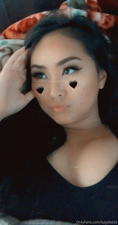 Iszydoesit model akt fotos