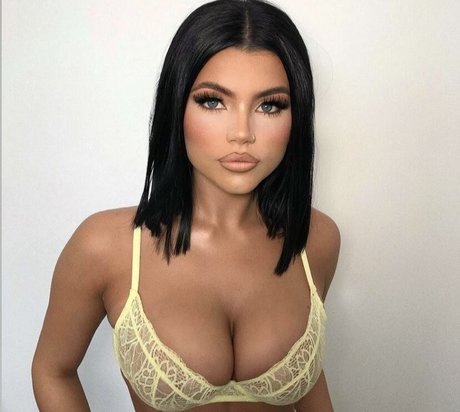 Haylee Pretty model exklusive foto