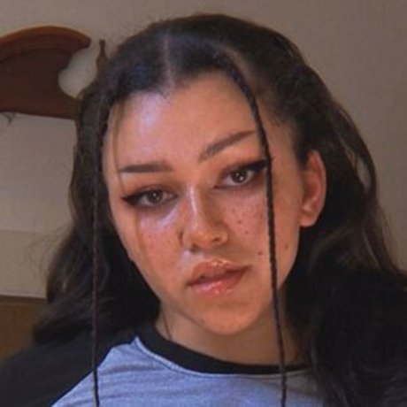 Artemis Pyre top nackte galerien