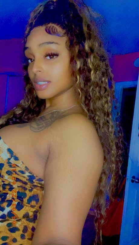 Mistress Kameel schauspielerin heiße foto