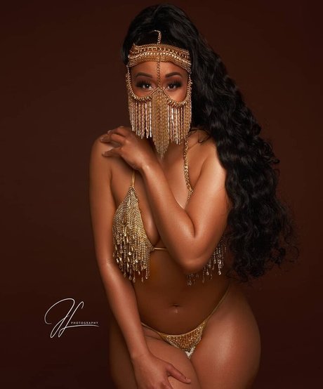 Cleo Cakes heiße kunst galerie