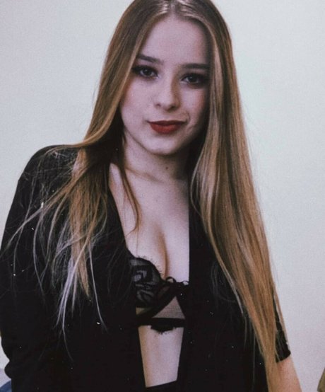 Rafaela Riggs kunst nackt galerien