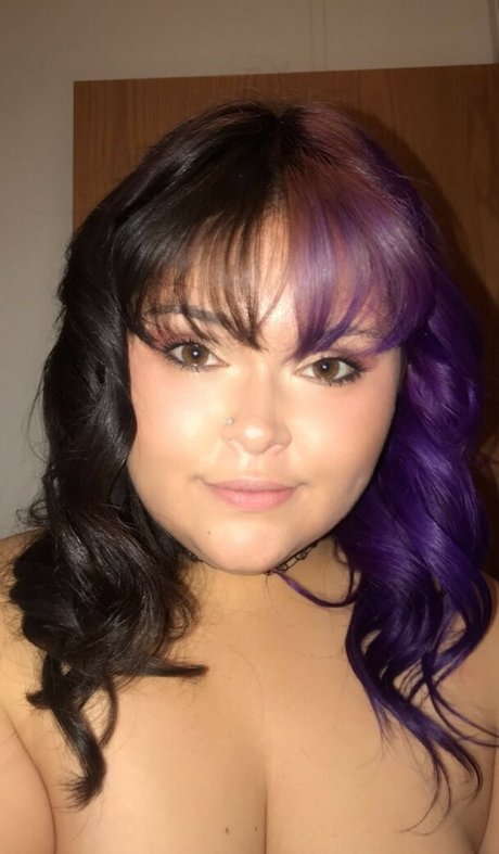 SkyebellaXXX model freie foto