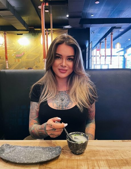 tslily heiße nackten foto