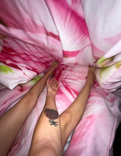 dünne ebenholz-teen-onlyfans xxx freie fotos