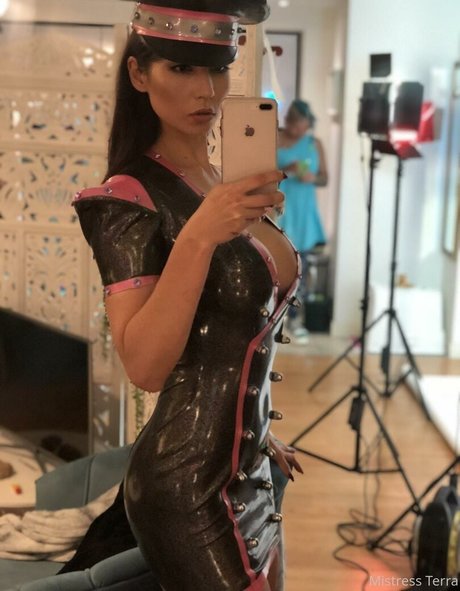 mollige dicke onlyfans porno kunst bild