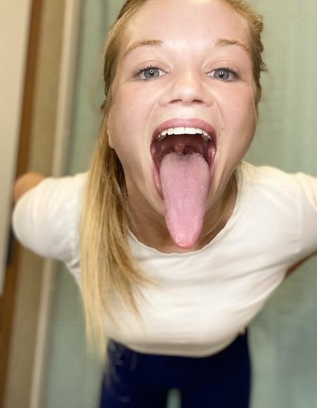 katelynlongtongue model hd bilder