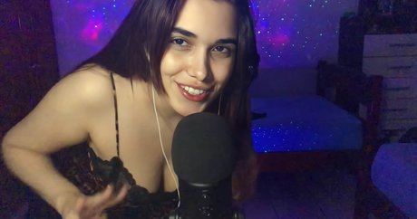 Helena ASMR model nackt archiv