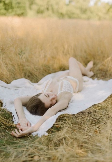 Sophei Bird hübsche nackte archiv