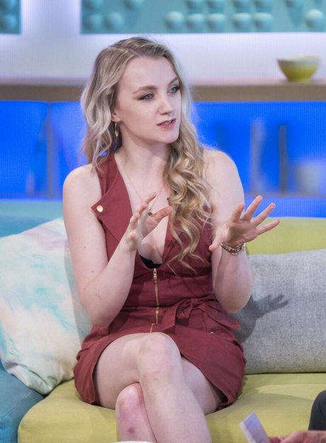 Evanna Lynch hd nackt galerie