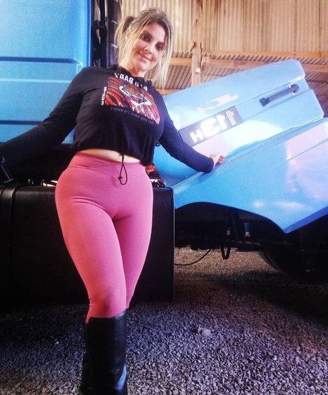 Felina Cris top nackt bild