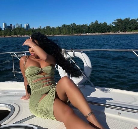 ohsoyoulily model pornographische bilder