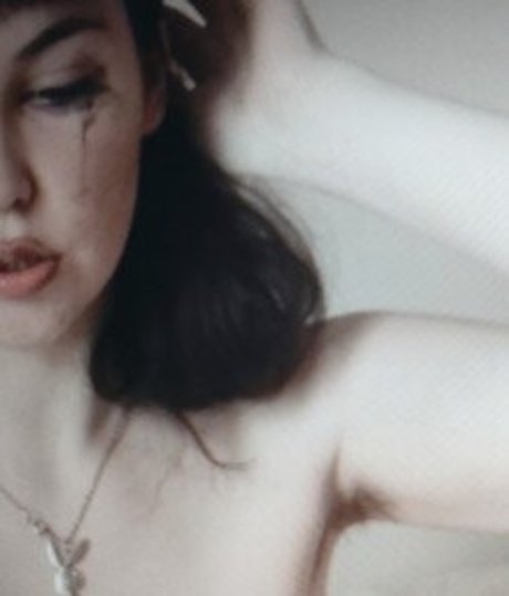 Dinky Demure erwachsene bilder