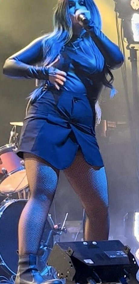 WomenMetal sexy akt galerien