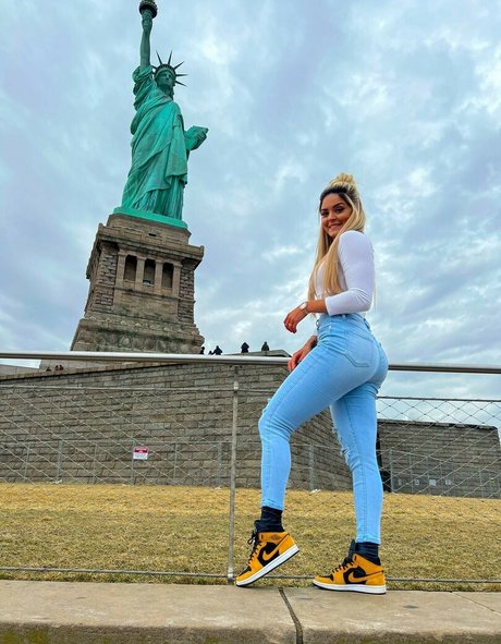 Taynara Melo De Carvalho erotische hd foto