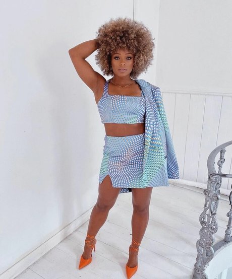 Fleur East kostenlose erotische foto