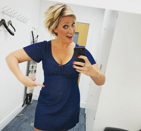 nackte rothaarige onlyfans schöne erotische bild