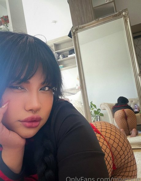 Miyeorie nackt top bild