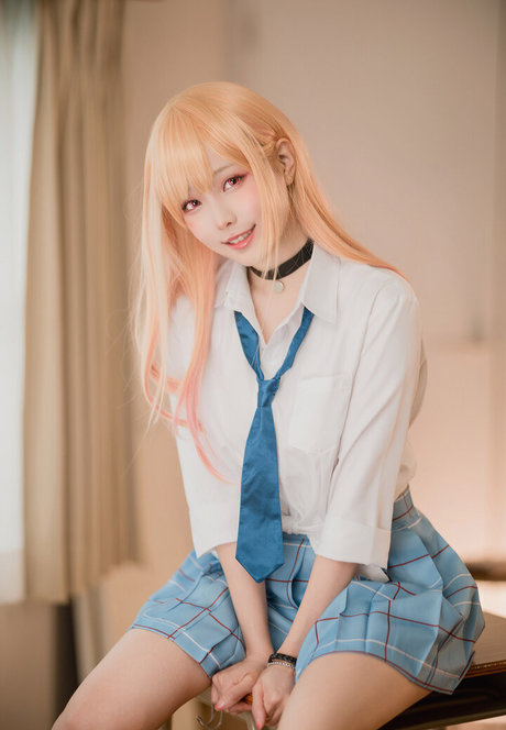 Ely Cosplayer schöne porno foto