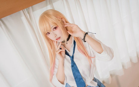 Ely Cosplayer erotische pornografische foto