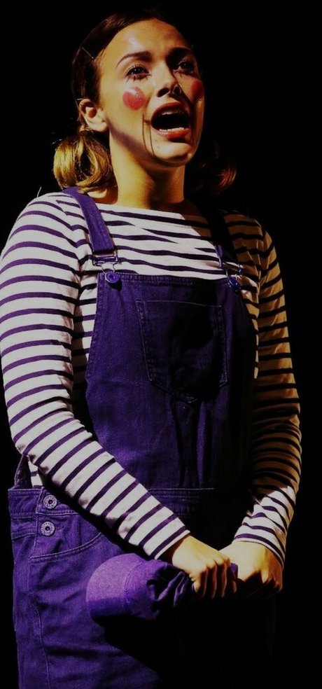 Molly Mae Osborne erwachsene top bilder