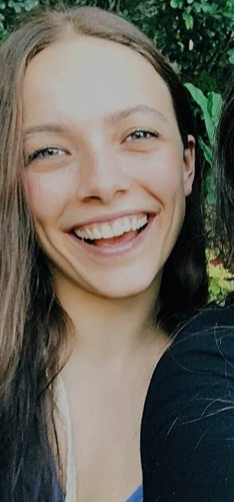 Molly Mae Osborne schauspielerin exklusive fotos