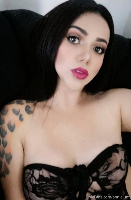 Annie Luminoso nackt bild