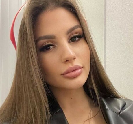 Queen Woo pornostar erotische bild