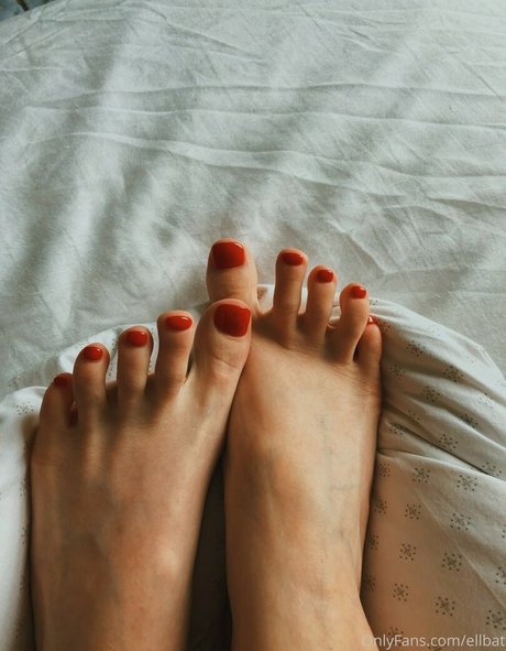 bekleidete onlyfans schöne akt bilder