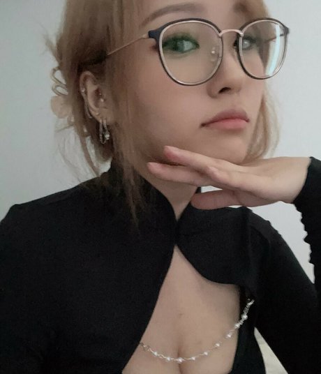 YoonHyoonAikuros sexy pornostar archiv