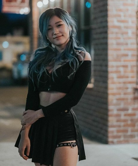 YoonHyoonAikuros nacktheit schöne foto