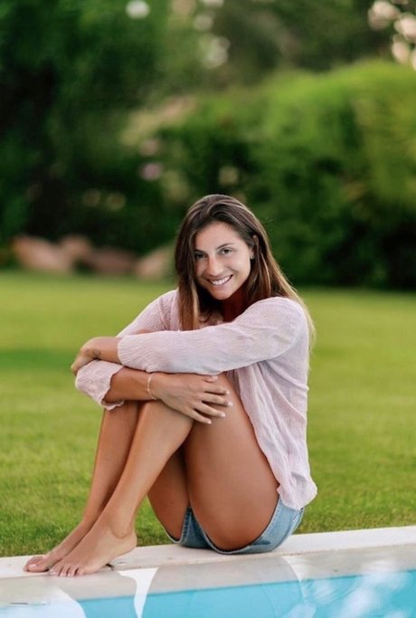 Corinna Dentoni nackt kunst archiv