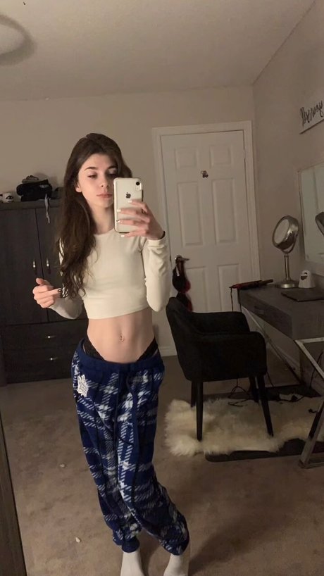 weibliche zwerg-onlyfans erotische nacktheit fotos