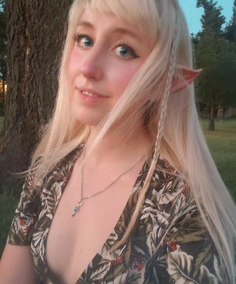 Moon IRL erwachsene akt archiv