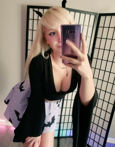 Moon IRL freie sexy fotos