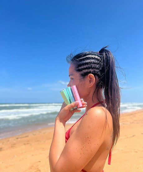 Nana May perfekte nackte galerie